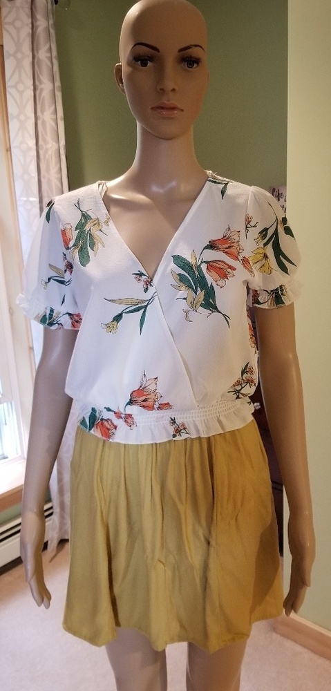 Short sleeve top